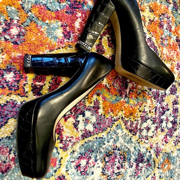 Michael Kors Sabrina Platform leather almond toe pumps -black size 8&1/2 - Picture 2 of 12